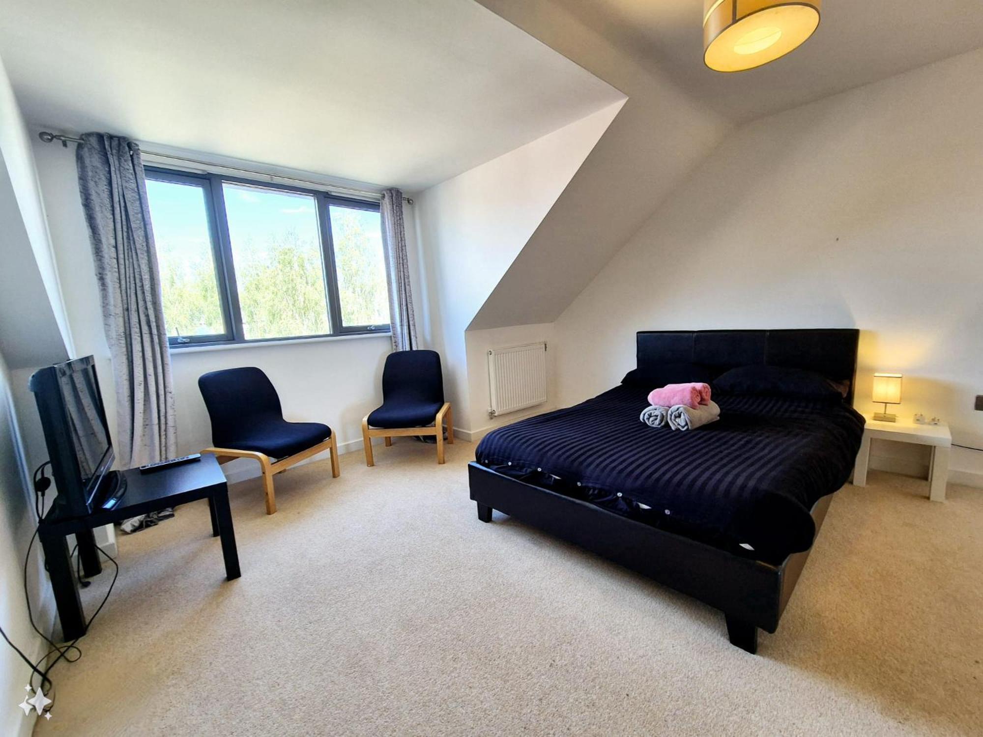 Explore London: 2 Bedroom House In Wood Green 외부 사진